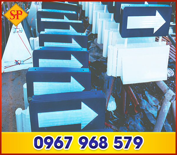 Trụ đảo vòng xuyến